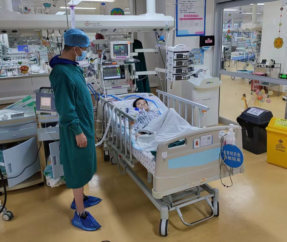 泸定县跨省救护车出租公司